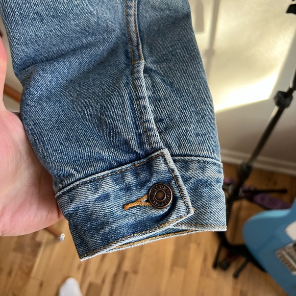 Levi's Classic Blue Denim Trucker Jacket / Medium - Picture 4 of 6